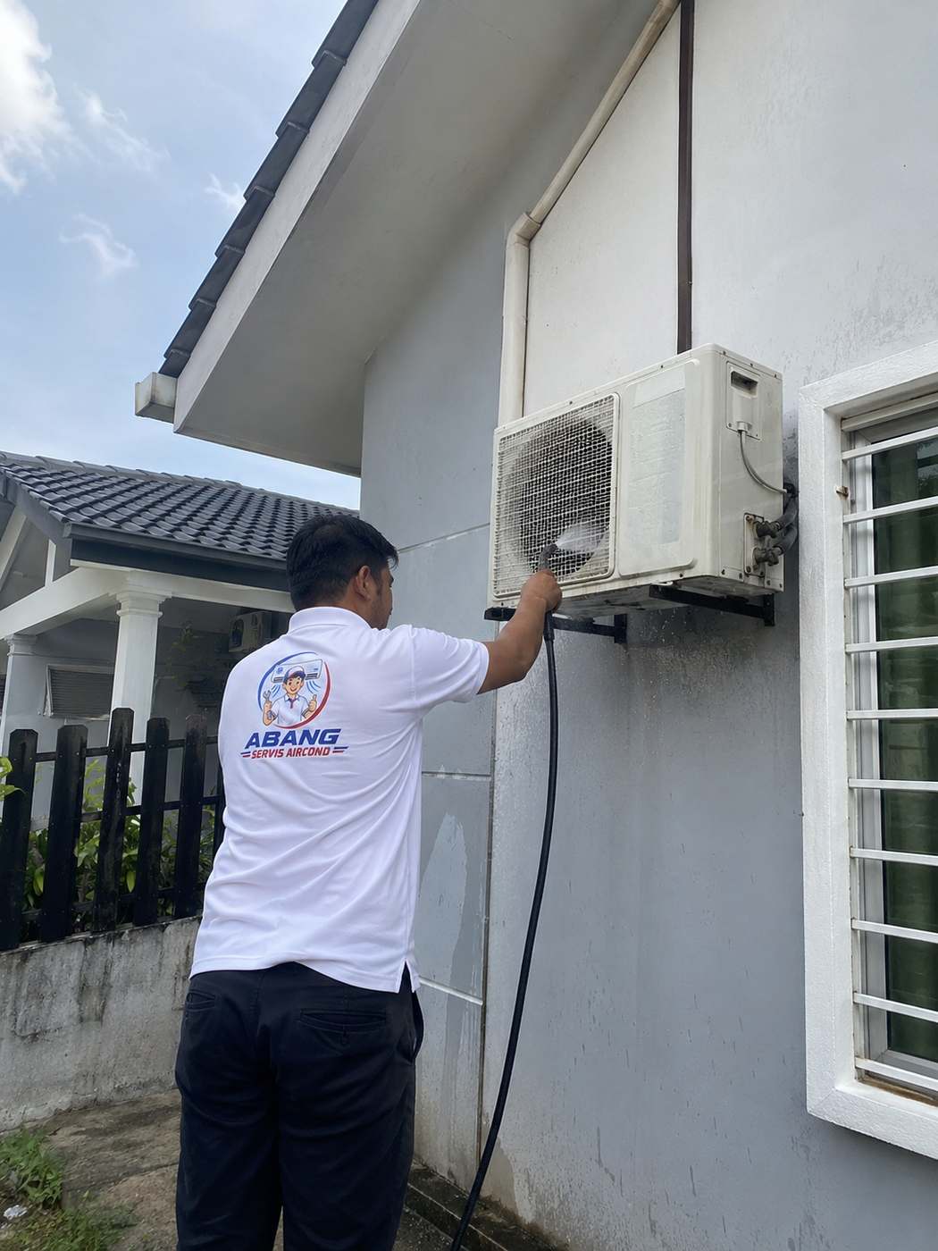 Servis unit luar aircond di Cheras oleh Abang Servis Aircond