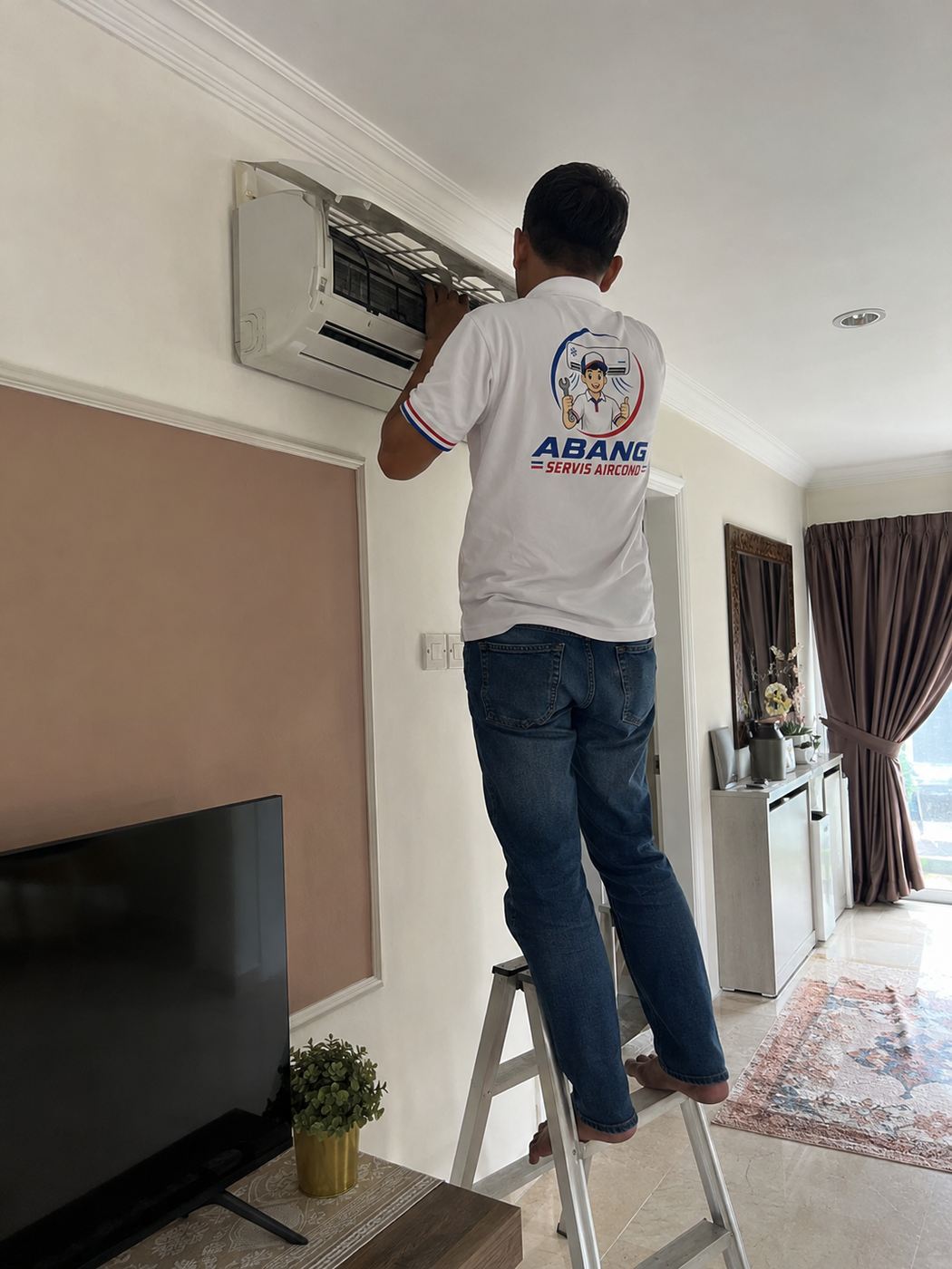 Servis aircond di rumah di Puchong oleh Abang Servis Aircond
